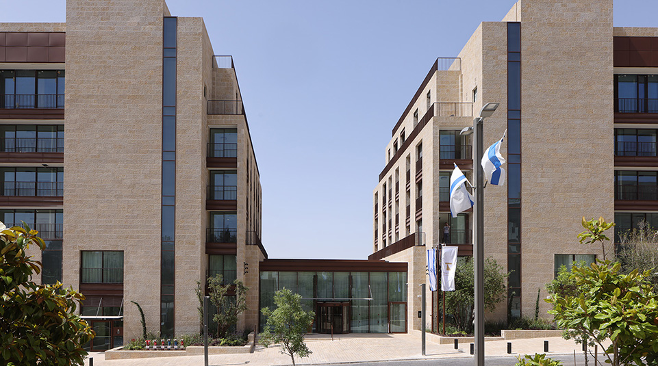 Hotel-Outside-Assaf-Pinchuk