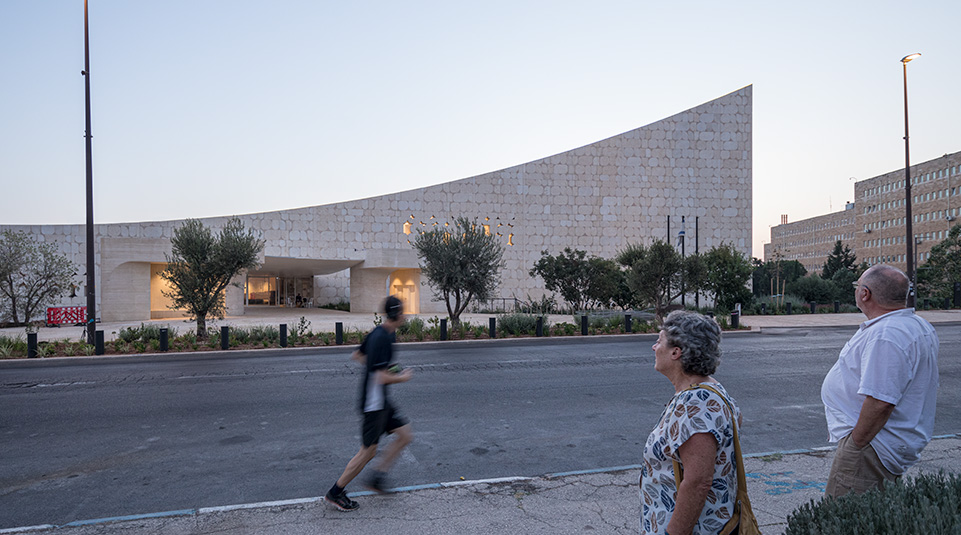 Architects-Herzog-and-de-Meuron.-Executive-Architect-Mann-Shinar.-Photo©Laurian-Ghinitoiu-1